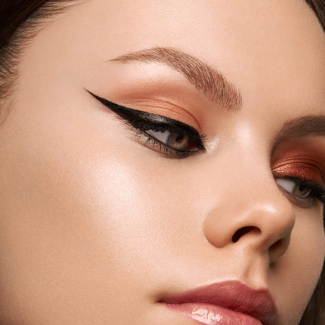 Steadfast Liquid Liner Pen - Achieve Stunning Eye Looks with Our Jet Black, Vegan Formula for Precise Application and All-Day Wear