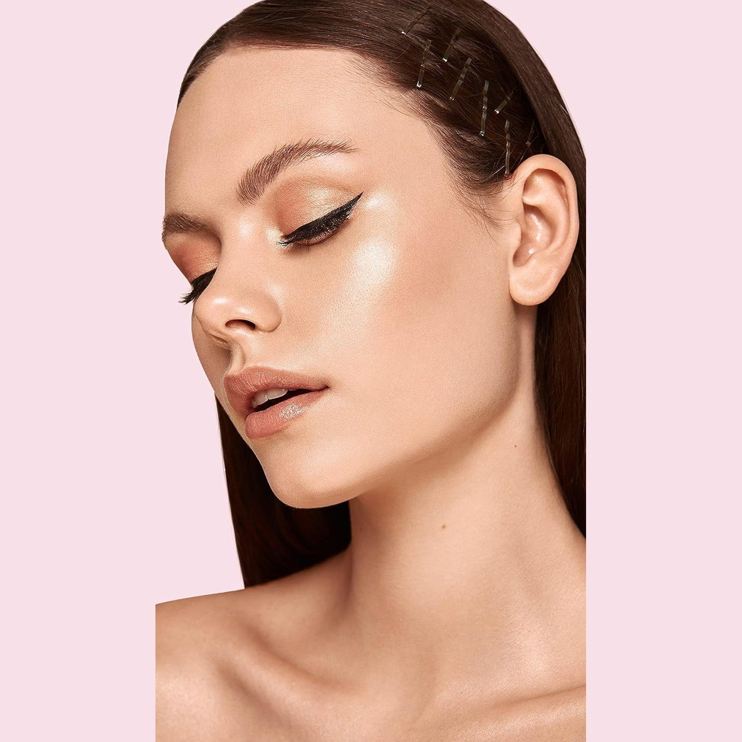 Steadfast Liquid Liner Pen - Achieve Stunning Eye Looks with Our Jet Black, Vegan Formula for Precise Application and All-Day Wear